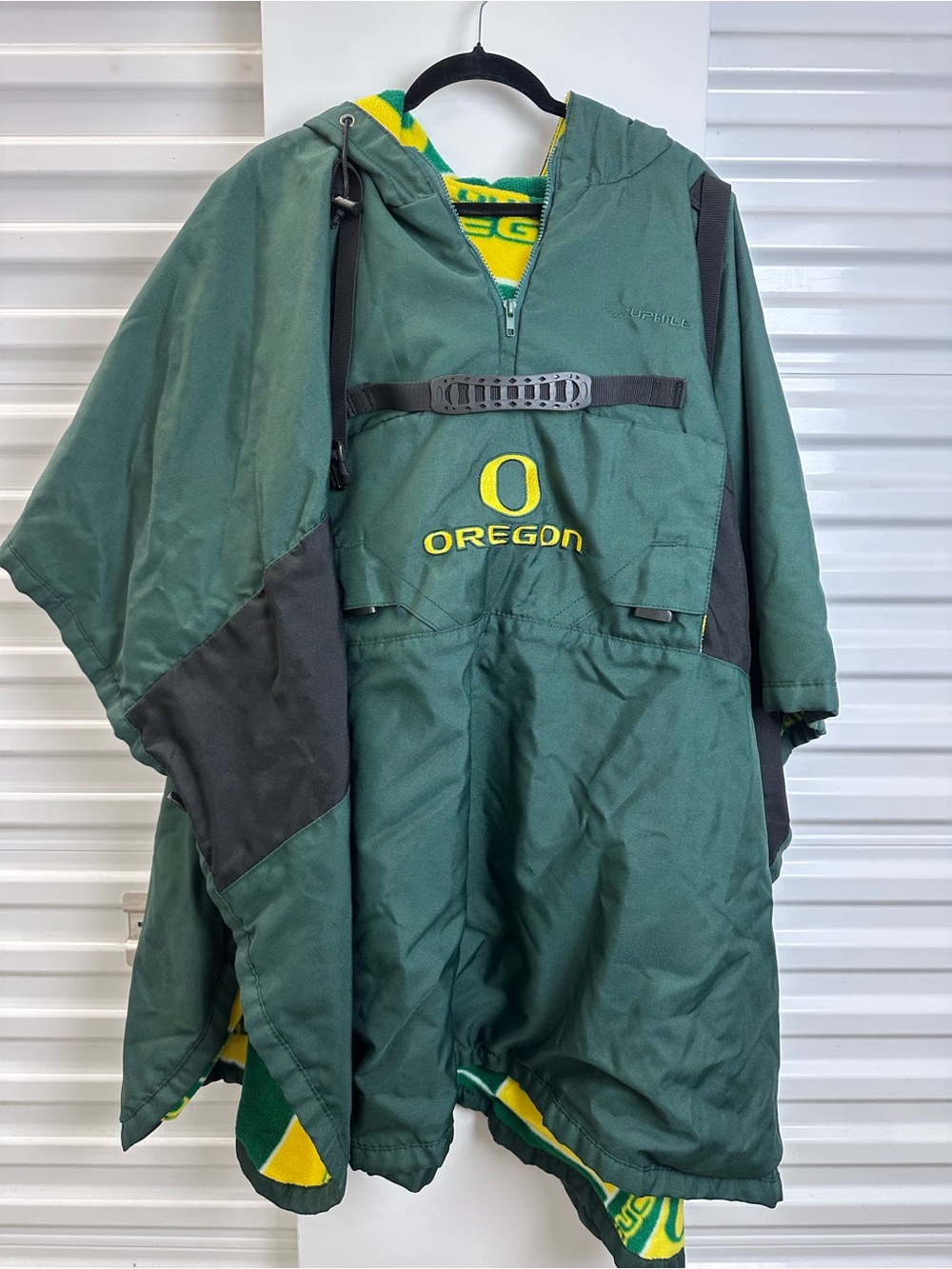 Oregon Ducks Green Pullover Hooded Poncho